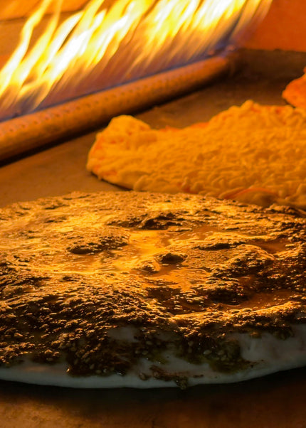 مناقيش زعتر (٦ قطع) - Manakish Zaatar (6 Pieces)