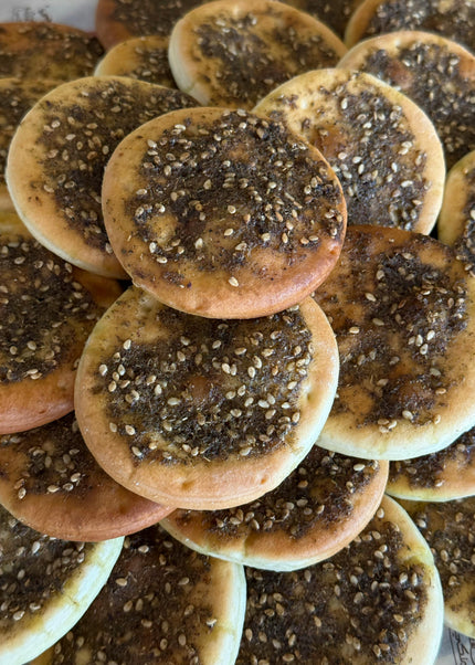 مناقيش زعتر (٦ قطع) - Manakish Zaatar (6 Pieces)